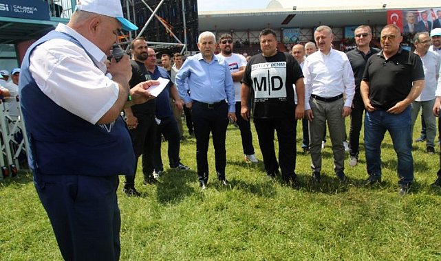 Kocaeli'nde pehlivanlar altın kemer için kispet giydi