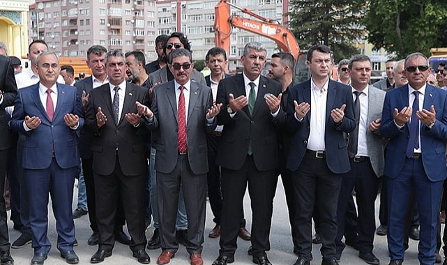 Kütahya Zafer Meydanı'nda temel atıldı