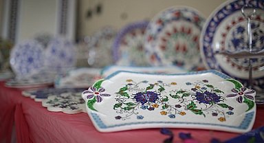 Kütahya'nın yeni çinicileri eserlerini sergiledi