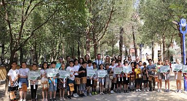 Manisa'da minik ellerden kuşlara yuva