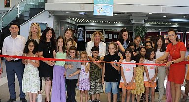 Manisa'da minik ressamların sergisi ilgi gördü