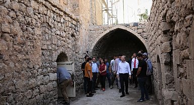 Mardin Derik'te projeler tam gaz sürüyor