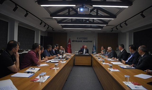 Memduh Büyükkılıç'tan Erciyes zirvesi