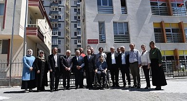 Memduh Büyükkılıç'tan Kızılay'a destek
