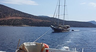 Muğla Bodrum'da arıza yapan tekne KEGM ekiplerince kurtarıldı