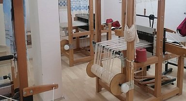 Muğla'nın geleneksel dokumalarına kadın eli
