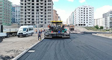 Nevşehir'de sıcak asfalt mesaisi