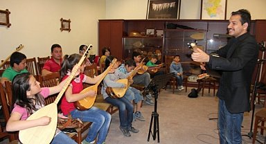 Nevşehirli gençlere belediyeden müzik eğitimi