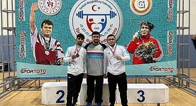 Nevşehirli halterciler madalyaları topladı