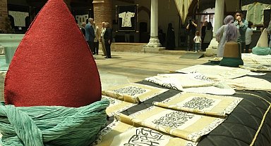 Padişahların dualı gömlekleri Bursa'da sergileniyor
