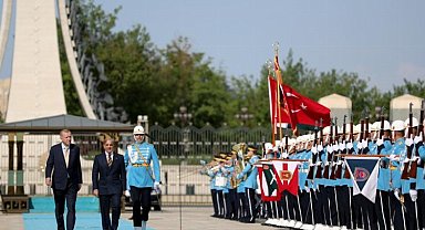 Pakistan Başbakanı Şahbaz Şerif Külliye'de