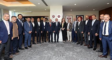 Parlamenterler Futbol Takımı'ndan Başkan Büyükekşi'ye ziyaret