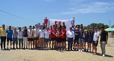 PLAJ VOLEYBOLUNDA KUPALAR SAHİPLERİNİ BULDU