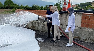 Sakarya İtfaiyesi'nden gençlere yangına müdahale eğitimi