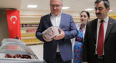 Sivas'ta Hayat Ağacı Derneği'nden 'vekaletle kurban' kampanyası