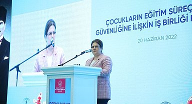 Üç Bakandan çocuklar için imza