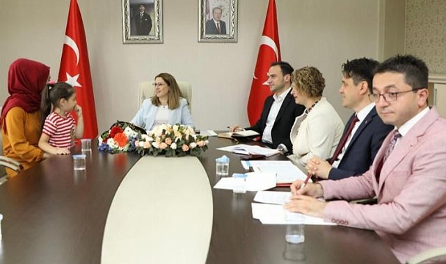 Vali Arslan vatandaş şikayetlerini dinliyor