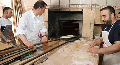 Vali Ayhan ilçelerde sorunları dinliyor