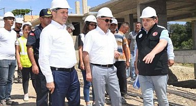 Yangının yaralarını sarılıyor