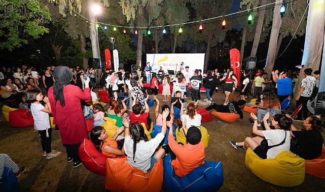 Adana'da Bi Yaz konserleri coşturuyor