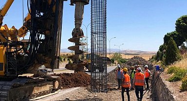 Adıyaman'da köprülü kavşak için ilk kepçe