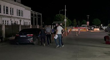 Adıyaman'da şüpheli araca uyuşturucu baskını