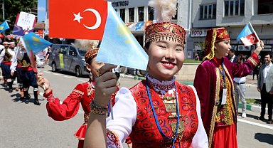 'Altın Karagöz'le Bursa'dan dünyaya barış mesajı