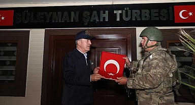 Bakan Akar Süleyman Şah Türbesi'nde
