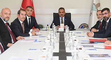 Bakan Özer'den Bitlis eğitimine yakın mercek