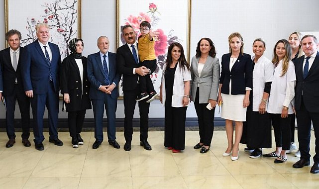 Bakan Özer'den 'Uygulama Kampüsü'ne ziyaret