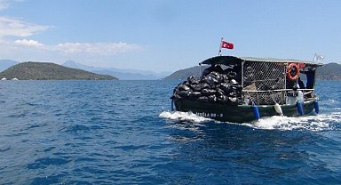 Bayram tatilinde teknelerden günde 34 bin kilo atık toplandı