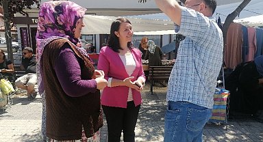 Bilecik Pazaryeri'nde Başkan Tekin vatandaşı sahada dinliyor