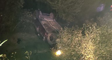 Bilecik Pazaryeri'nde otomobil şarampole uçtu: 1 yaralı