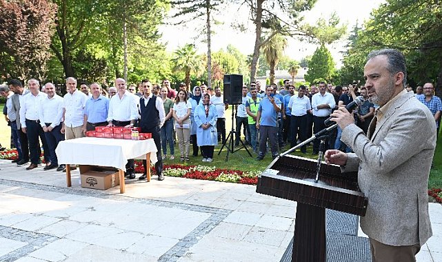 Bursa Büyükşehir ailesi bayramlaştı