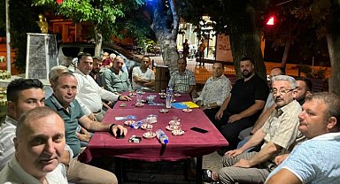 Bursa Mudanya'da İYİ Partililer incir üreticilerinin fiyat beklentilerine ses oldu