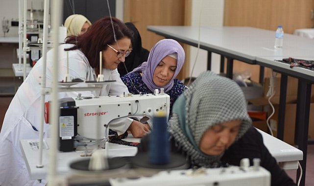 Bursa Yıldırım'da güçlü kadınlara altın bilezik!