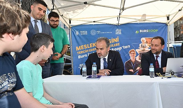 Bursa'da doğru tercih için LGS'lilerin yanında oldular
