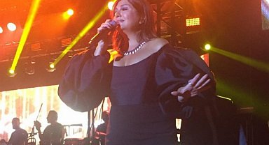 Bursa'da Sibel Can rüzgarı