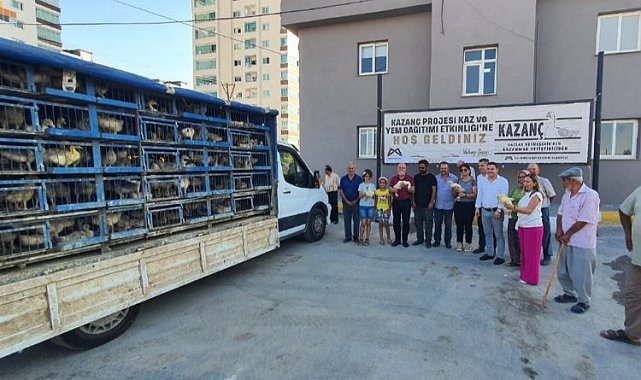 Çiftçiye kaz ve yem desteği