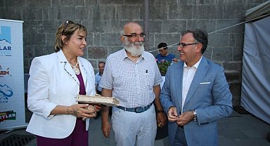 Demokrasinin asıl sahibi halk