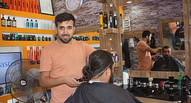 Dünya şampiyonu Mardinli kuaföre geceden sıra