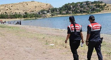 Elazığ Sivrice'de Jandarma'dan plaj uyarısı