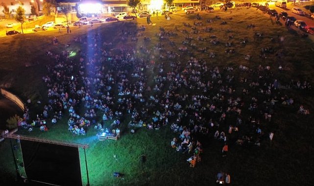 'Faruk Amca' Düzcelileri açık hava sinemada buluşturdu