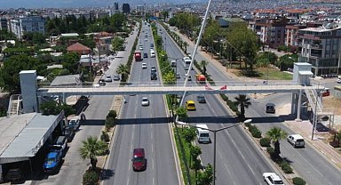 Gazi Bulvarı üst geçidi tamamlandı