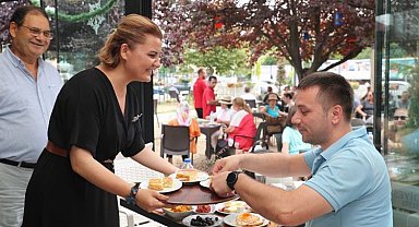 'Gülümse Börek' lezzeti İzmitlilere sunuldu