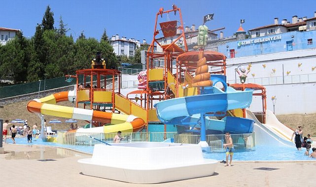 İzmit Aquapark'a ilk günden yoğun ilgi