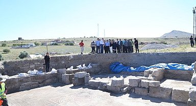 Kayseri Büyükşehir'den mozaik mesaisi