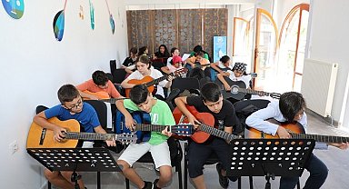 Kayseri Talas'ta müzik kurslarına yoğun ilgi
