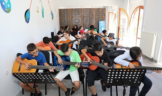 Kayseri Talas'ta müzik kurslarına yoğun ilgi