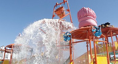 Kocaeli İzmit Aquapark'ta eğlenirken serinleyecek!